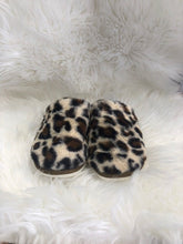 Load image into Gallery viewer, Super Soft Closed Toe Slipper-Slippers-UrbanCulture-Boutique, A North Port, Florida Women&#39;s Fashion Boutique